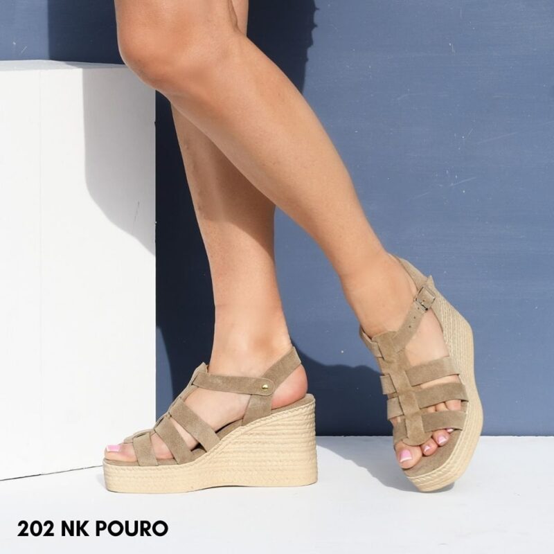 Women leather platforms 202