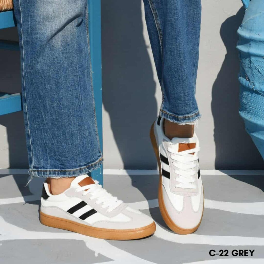 Women sneakers C22 BEIGE