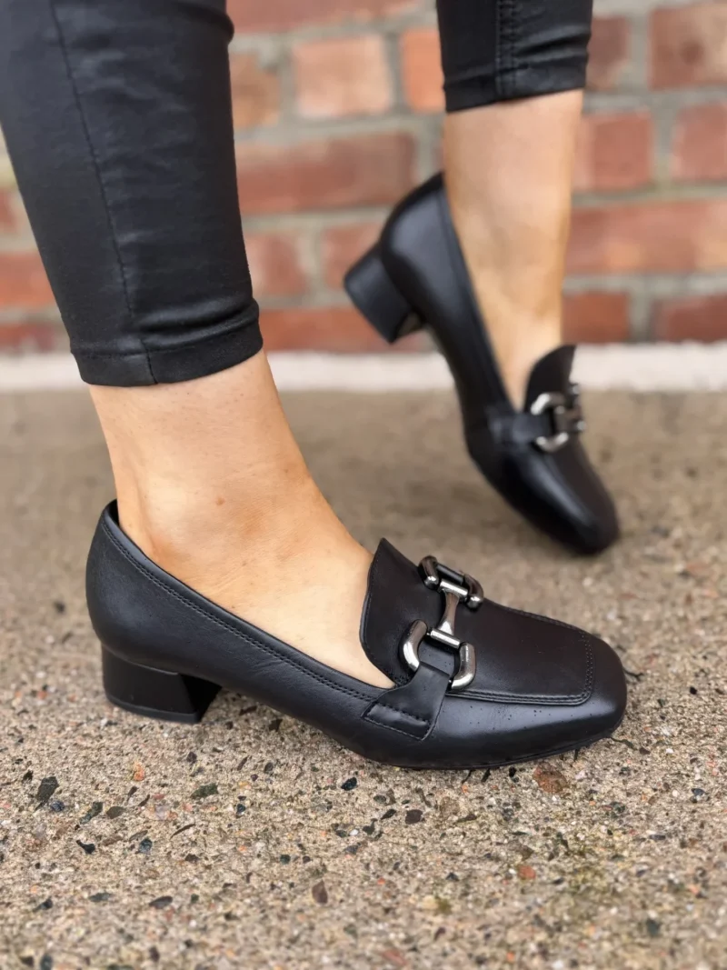 Tamaris loafers 24349 black