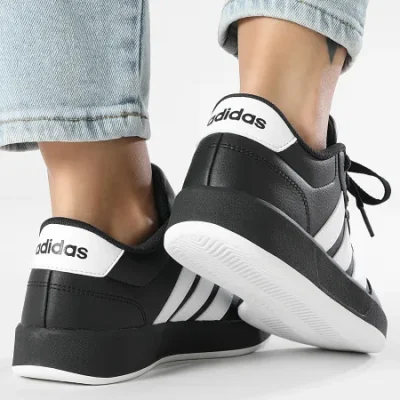 ADIDAS JR8447