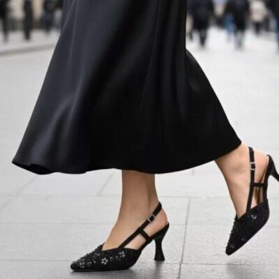 Γυναικεία mules με λεπτό τακούνι σε μαύρο χρώμα Κ2852