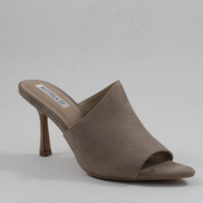 Γυναικεία mules με λεπτό τακούνι σε πούρο χρώμα bot 20