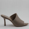 Γυναικεία mules με λεπτό τακούνι σε πούρο χρώμα bot 20