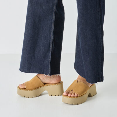 Tamaris 1-27235-46-310 Γυναικεία Δερμάτινα Mules σε κάμελ χρώμα