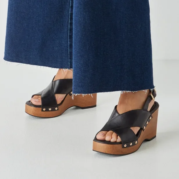 Tamaris 1-28374 46 001 Γυναικεία Σανδάλια – Πλατφόρμες σε μαύρο χρώμα