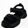 Sporty sandals με συνδυασμό υλικών και velcro σε μαύρο χρώμα 8040-19