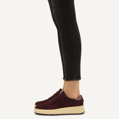 Γυναικεία sneakers Caprice 23703 bordeaux comb