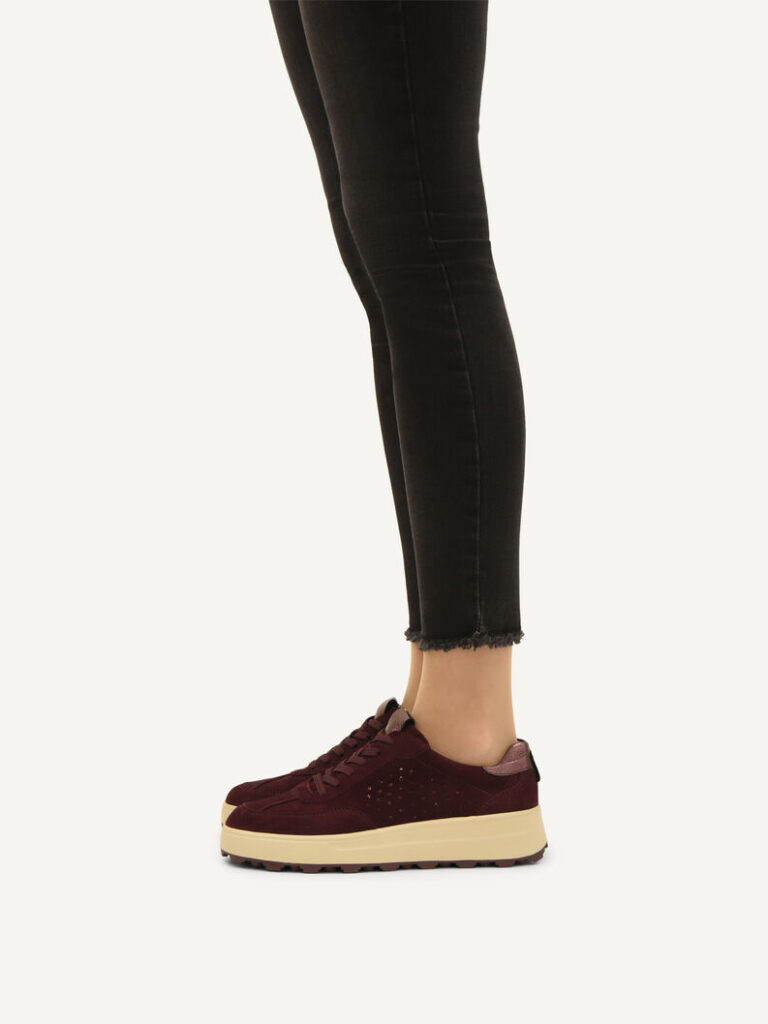 Γυναικεία sneakers Caprice 23703 bordeaux comb
