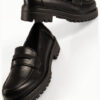 Γυναικεία Loafers σε Μαύρο Χρώμα OM6639